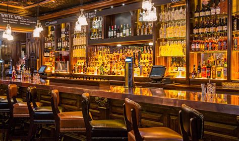 Ri Ra Irish Pub .